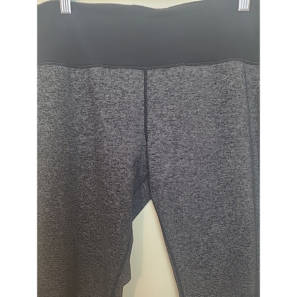 Tuff Athletics Womens Capri Leggings Gray Color Block Activewear Workout Size XL - Picture 2 of 13